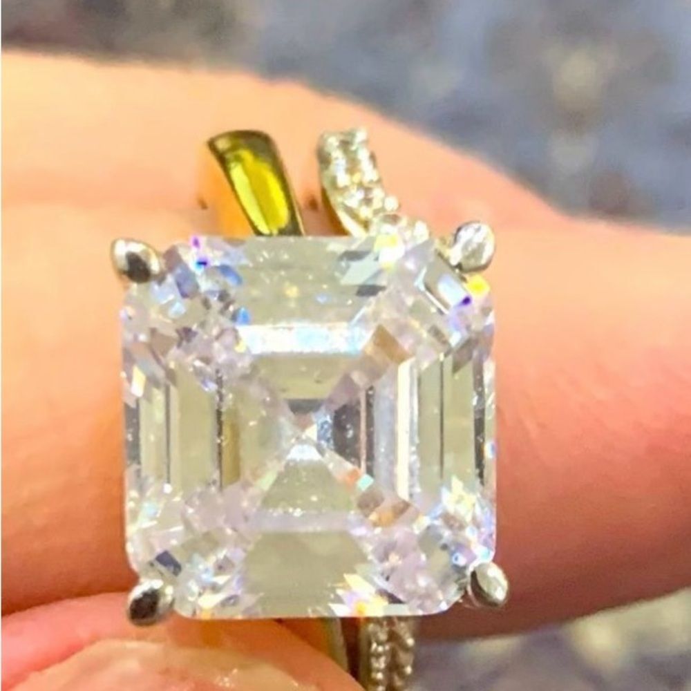 Size 5 14k gold plated wedding set . Large square center stone with band